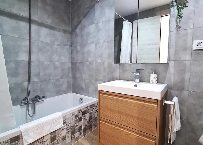 Casa Pinares De Venecia * Zaragoza